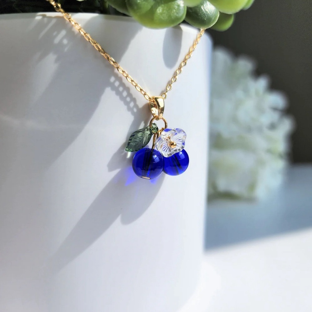 Blueberry Flower Necklace - Picture 6 of 6